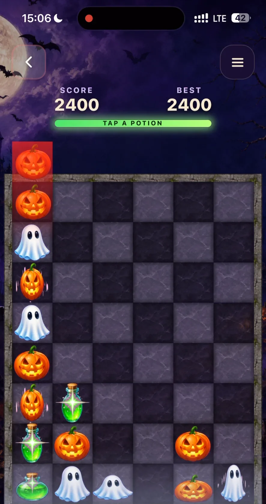 Haunted Rush: a column of pumpkins and ghosts reaches the top, its top tile glowing red